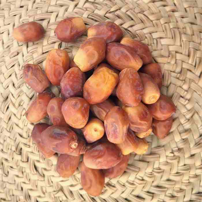 خرما زاهدی پشتکوه باکیفیت مناسب بسته بندی و عرضه گسترده